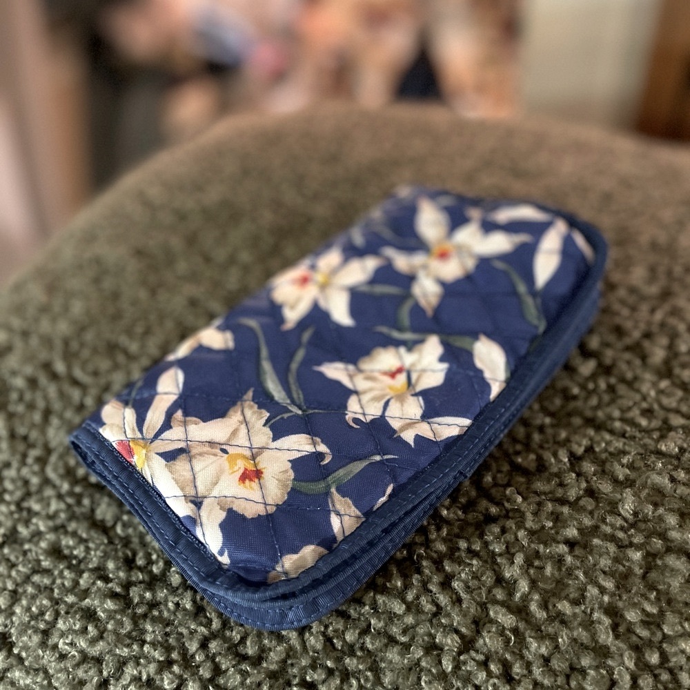 Floral travel case quilted packable zipper bag jewelry makeup blue orchid‎ style